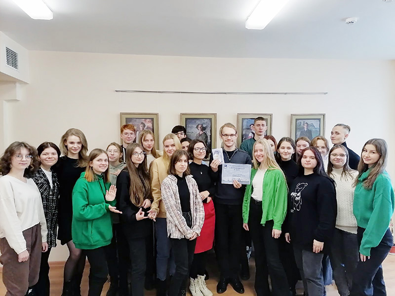 В ноябре победителем в номинации «Читатель месяца» стал студент лингвистического факультета Леонид Ноздрин